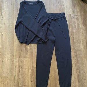 Suzy Shier crewneck sweatsuit